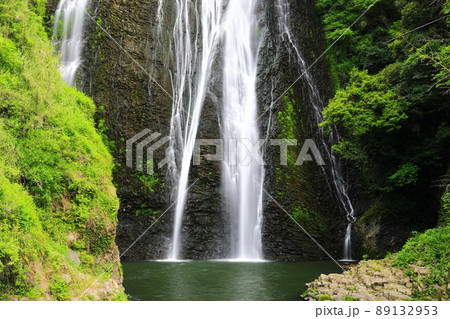 【宮崎県】新緑の龍門滝（日本の滝百選） 89132953