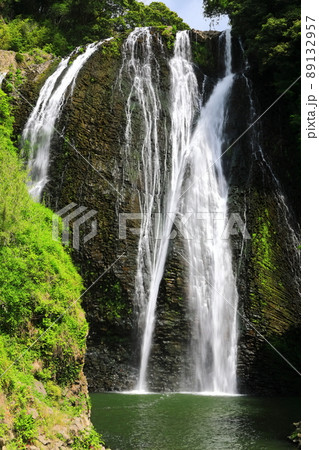 【鹿児島県】新緑の龍門滝（日本の滝百選） 89132957