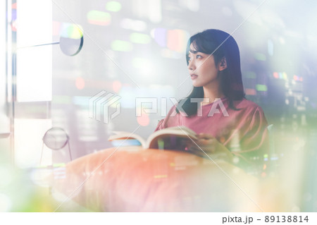 女性のライフスタイル・ベッドルーム編（パジャマスタイル） 89138814