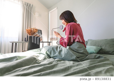 女性のライフスタイル・ベッドルーム編（パジャマスタイル） 89138831