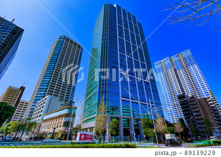 東京　港区白金の都市風景　NBFプラチナタワーと白金タワー 89139229