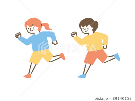 走って遊ぶ子どもたち_色 89140155