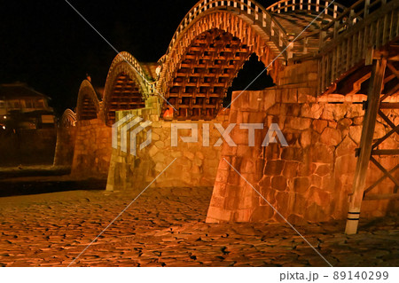 岩国市錦帯橋と桜の夜景 89140299