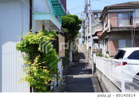 子安浜の路地裏（横浜市神奈川区） 89140814