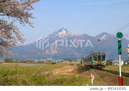 磐越西線と磐梯山（福島県・猪苗代町） 89141030