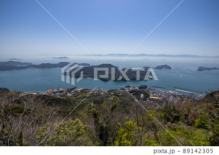 春の積善山山頂からの眺め（愛媛県岩城島） 89142305