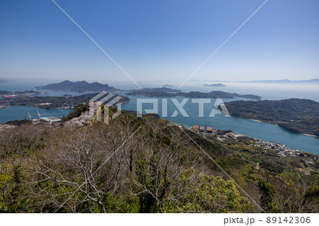 春の積善山山頂からの眺め（愛媛県岩城島） 89142306