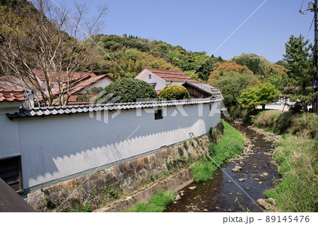 〈島根県〉世界遺産 石見銀山　銀山川と大森の町並み 89145476