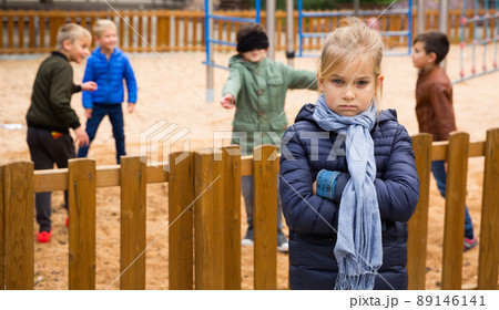 Upset preteen girl Upset preteen girl 89146141