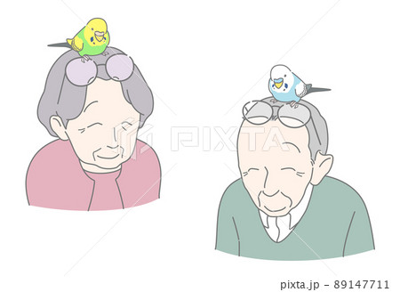 眼鏡に乗るセキセイインコと笑顔のシニア - ペット、バードセラピー 89147711