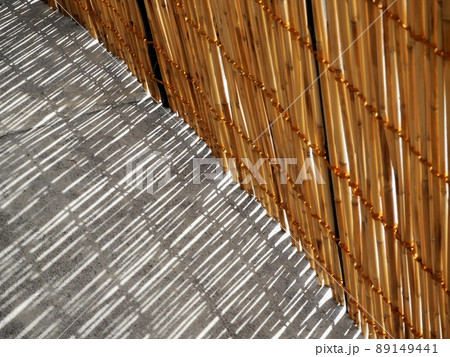 ヨシズと影 89149441