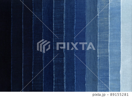 年月を重ねたジャパンブルー、藍染めのグラデーション 年月を重ねたジャパンブルー、藍染めのグラデーション 89155281