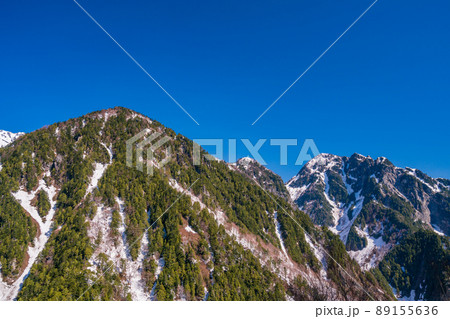 （富山県）黒部ダムから望む黒部別山 89155636