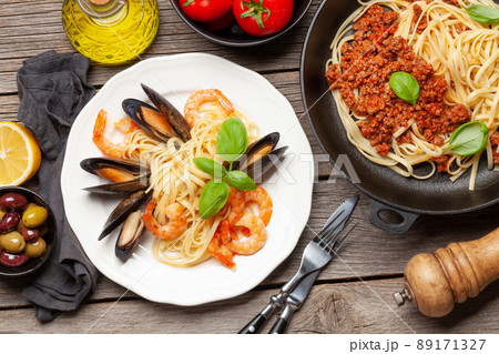 Various Italian pasta 89171327