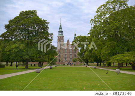 Rosenborg Castle and Kongens Have (The King's Garden) park - Dutch Renaissance style, originally built as a country summerhouse in 1606 by Christian IV. Copenhagen, Denmark. Dutch Renaissance style. 89173540