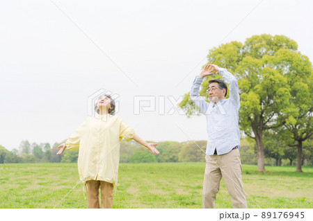 アクティブシニア 運動 健康の写真素材