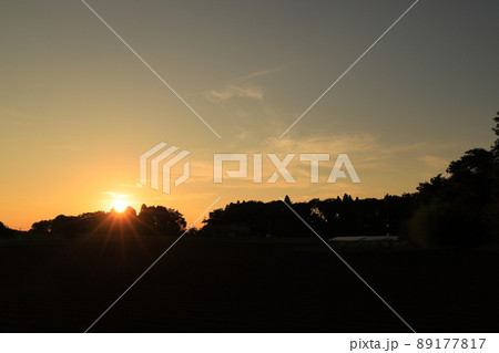 夕日　夕焼け　夕焼け空 89177817