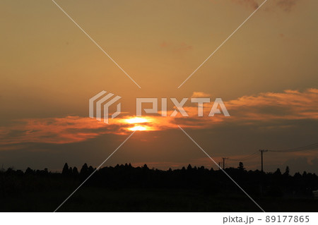 夕日　夕焼け　夕焼け空 89177865