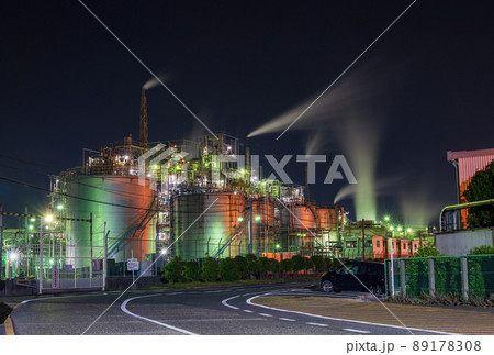 夕暮れの周南工場夜景夜の煌めき 89178308