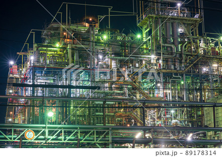 夕暮れの周南工場夜景夜の煌めき 89178314