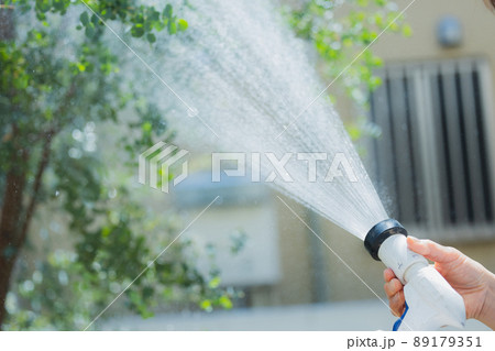 花壇 水やり 花壇 水やり 89179351