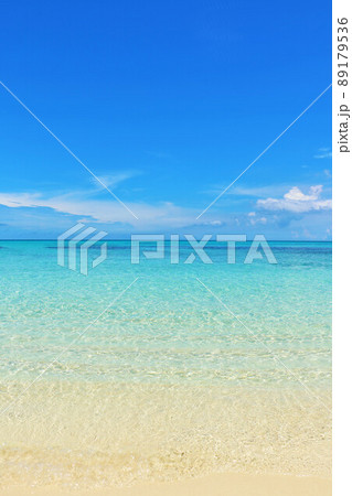 沖縄　宮古島　青空と海の風景 89179536