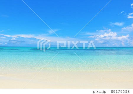 沖縄　宮古島　青空と海の風景 89179538
