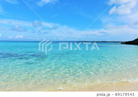 沖縄 宮古島 青空と海(撮影地:砂山ビーチ) 沖縄 宮古島 青空と海(撮影地:砂山ビーチ) 89179543