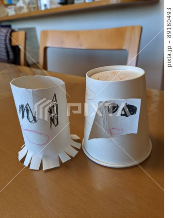 幼児が作った紙コップの宇宙人の写真素材 [89180493] - PIXTA