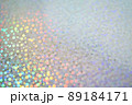 輝く反射ホログラムシートのイメージ。 89184171