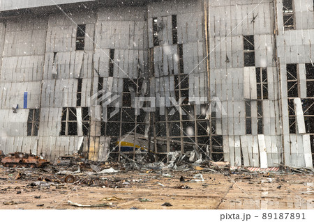 war destroyed on Ukraine airport by russian troops 89187891