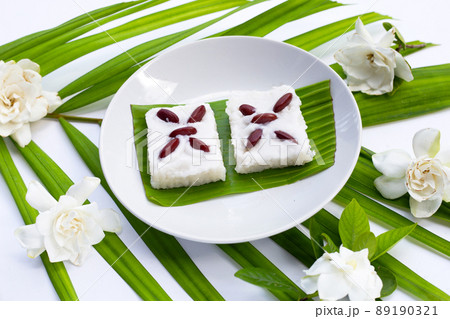 Sweet sticky rice with red beans Sweet sticky rice with red beans 89190321