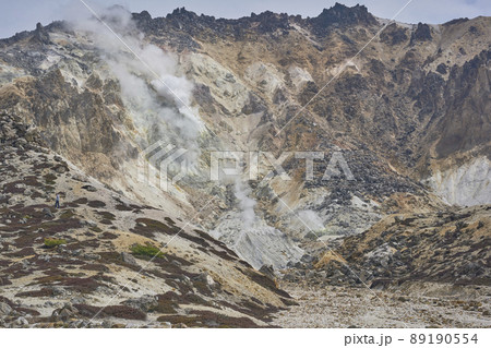 惠山の荒々しい山肌 惠山の荒々しい山肌 89190554