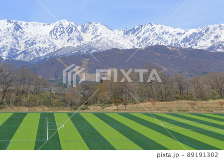 白馬の春　野平から望む白馬三山 89191302