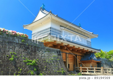 【鹿児島県】快晴下の鶴丸城 御楼門(鹿児島城) 【鹿児島県】快晴下の鶴丸城 御楼門(鹿児島城) 89194569