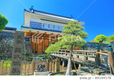 【鹿児島県】快晴下の鶴丸城　御楼門（鹿児島城） 89194576