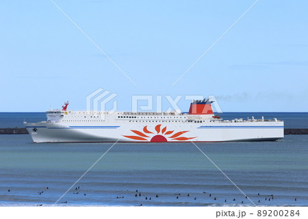 茨城　大洗　大洗港に入港するフェリー　さんふらわあさっぽろ 89200284
