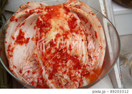 Ingredients and cooking process for pickled cabbage with beets, Georgian style 89203312