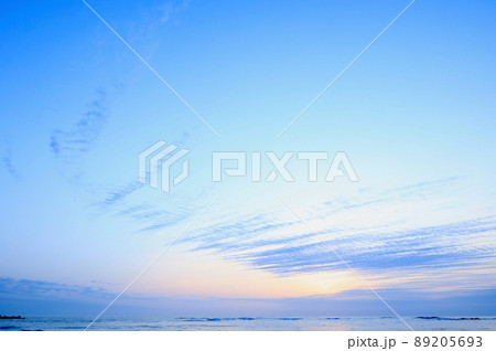 4月下旬 河原子海岸の日の出 茨城県 4月下旬 河原子海岸の日の出 茨城県 89205693