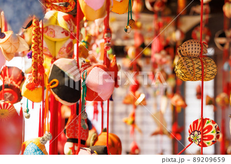 無病息災を願う、色鮮やかな吊し雛 無病息災を願う、色鮮やかな吊し雛 89209659