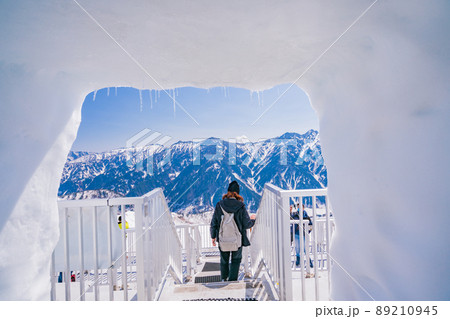 (富山県)一面銀世界 立山・大観峰 雪のポケットから覗く北アルプスの峰々 (富山県)一面銀世界 立山・大観峰 雪のポケットから覗く北アルプスの峰々 89210945