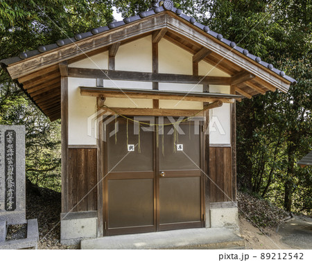 石上布都魂神社　神輿庫　岡山県赤磐市 89212542
