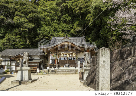 石上布都魂神社　拝殿　岡山県赤磐市 89212577