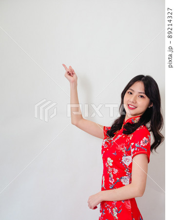 女性 メス 女の人 89214327
