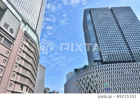 大阪　梅田の都市風景 89215101