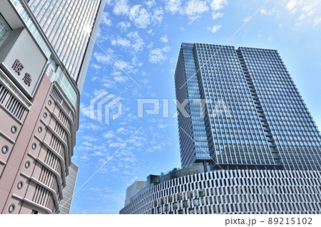 大阪　梅田の都市風景 89215102