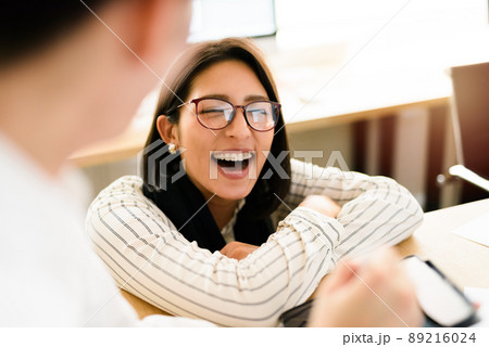 クリエイティブな職場 クリエイティブな職場 89216024