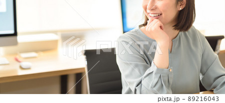 クリエイティブな職場 89216043