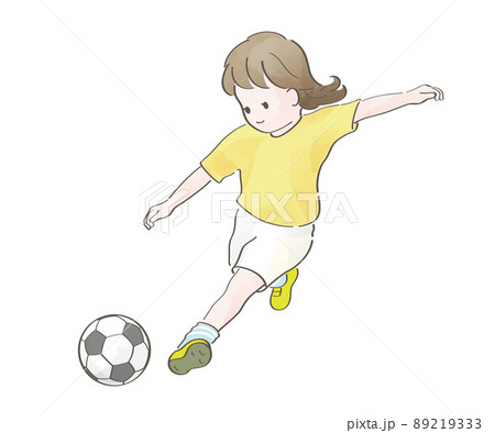 サッカーをする女の子の水彩風イラストのイラスト素材