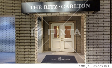 大阪のリッツ・カールトン 出入口 大阪のリッツ・カールトン 出入口 89225103